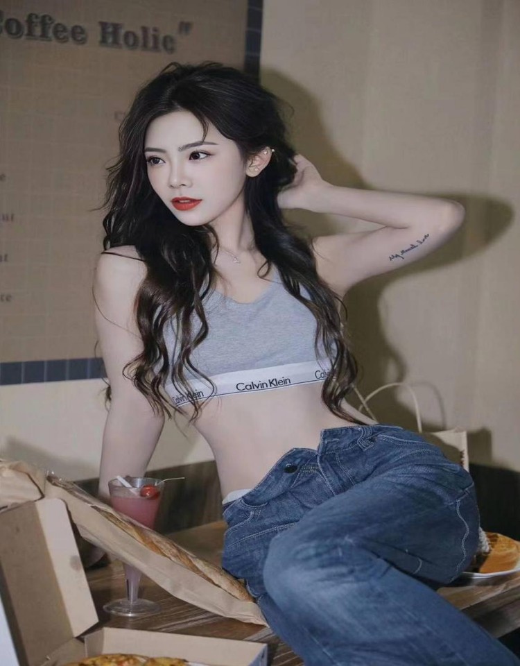 妻子初次接受三人行小说,免费高清播放